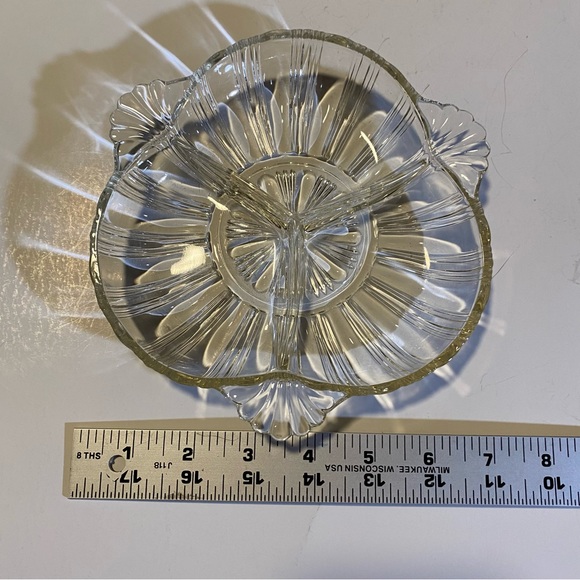 3 part clear glass condiment dish, vintage, GUC, 6”x6 1/2”x1” use for food/other - Picture 2 of 4